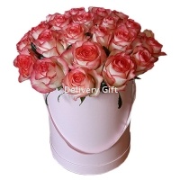Нежно-розовые розы в коробке от Delivery Gift.