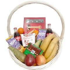 Корзина с фруктами и шоколадом от Delivery Gift.